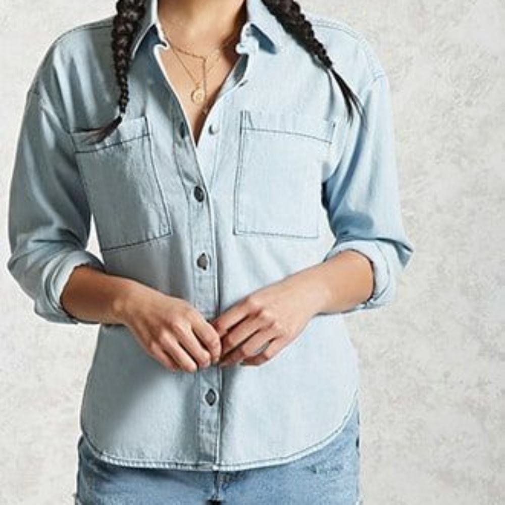 Casual Forever 21 Light Denim Shirt Size Small